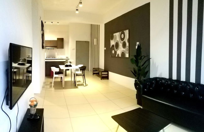 Misty Wonderland Next to Night Market - Foto 15