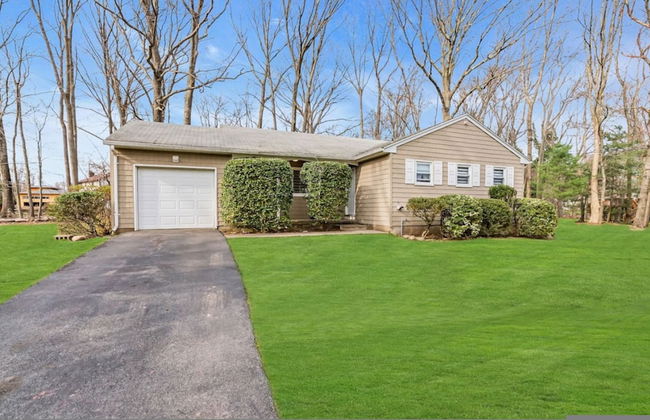 Fall Getaway With Hot Tub Fire Pit and Games - Photo 40