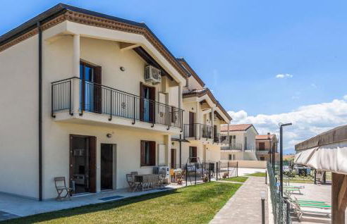 Awesome Apartment In Terre Roveresche - Foto 18