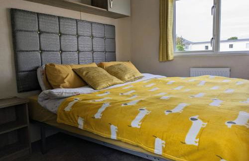 Beautiful Pet Friendly Southerness Caravan With Sea View & Decking Area - Foto 27