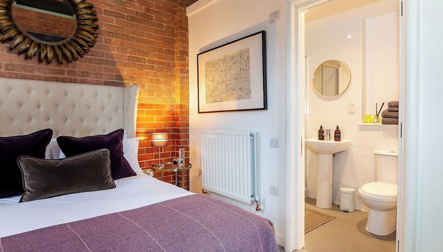 Betts (Private Ensuite room) at Bicester Heritage - Foto 2, Quarto