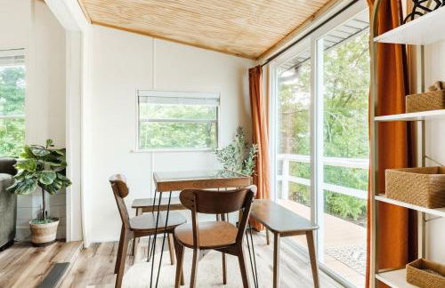 Mountain View Bungalow Near Breweries, Trails, Pool and Waterfalls - Foto 15