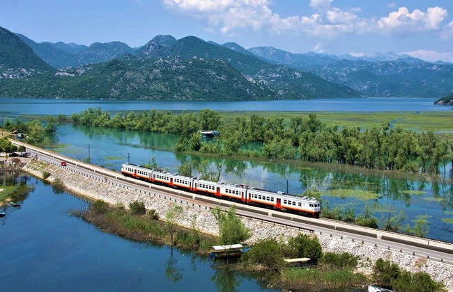 Podgorica, Morača Canyon, Kolašin, Biogradska Gora und Morača Kloster mit dem Zug - Privat - Foto 1