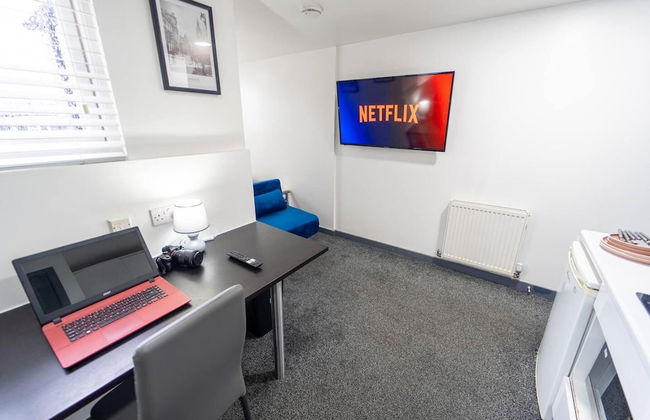 Captivating 1-bed Studio in Birmingham - Photo 12