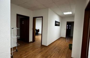 D1 Frankfurt 230m2 - 7 Einzelzimmer mit 2 Parkplätzen - Foto 7