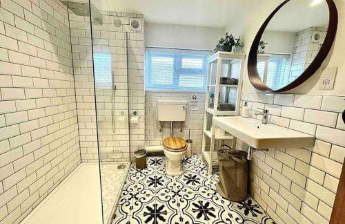 *Brecon Beacons,Log Burner, hot tub Dogs Welcome* - Photo 7