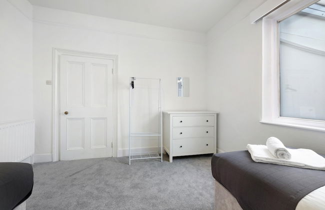 Heathrow Living Stanwell Serviced House - Foto 9