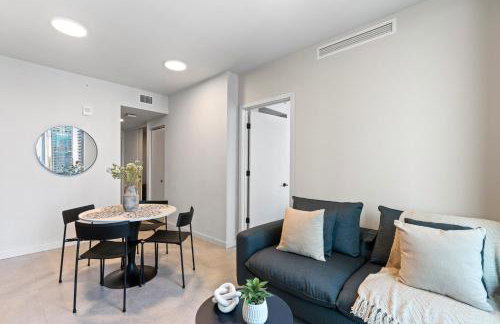 Downtown Condo with Den and Pool Access - Foto 38