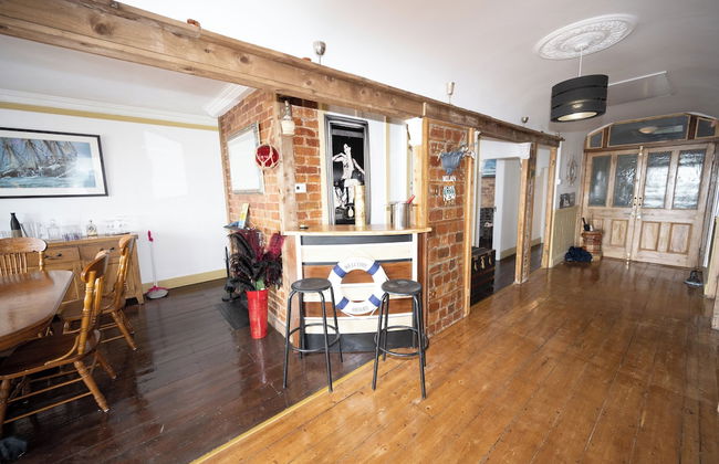 Quirky Apt - Sleeps 6 - Coastal Area - Parking - Foto 3