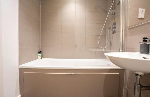 Spacious 3BR Near Wembley Stadium - Sleeps 12 - Foto 26