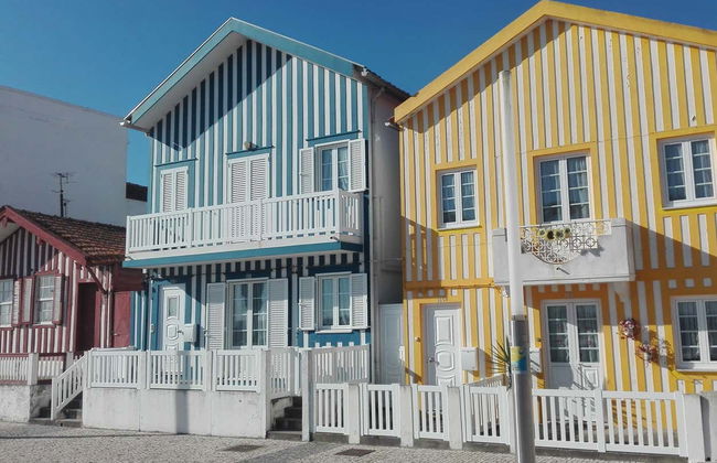 Aveiro & Costa Nova Tour - Photo 3