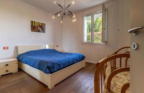 Airport Marco Polo -free park- - Photo 2