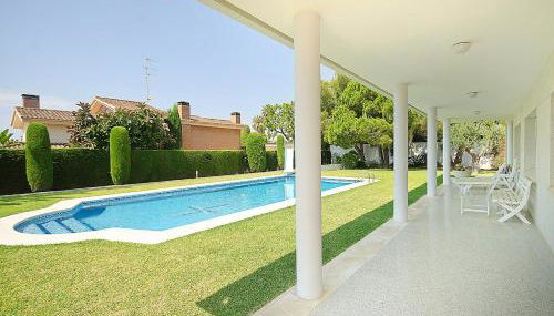 R11 Casa Blanca con gran jardin y piscina - Photo 4