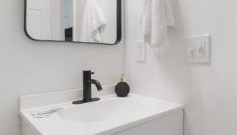 Stylish 2BR Urban Stay Near CAE Pet Friendly - Photo 5