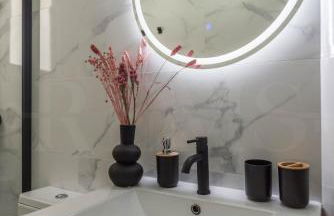 Peaceful & bright apartment with patio - Center - Foto 32