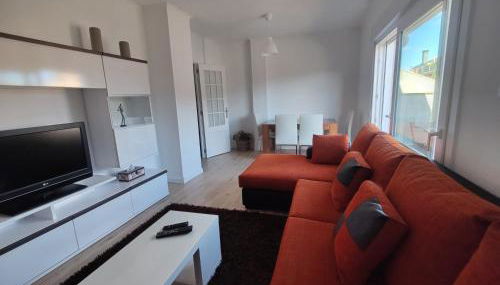 Ático espacioso en zona céntrica - Foto 2