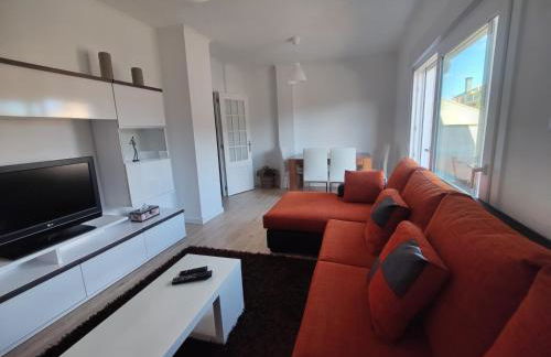 Ático espacioso en zona céntrica - Foto 2