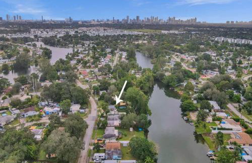 Lakefront Villa with Heated Pool Kayaks and Outdoor Fun - Foto 36