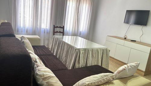 Apartamento luminoso con patio privado junto a la Plaza de Toros de Montoro - Foto 3
