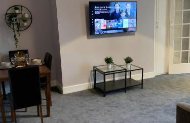 Heaton-Beautiful 3 Double Bedrooms Sleeps 6 Free Parking and Wifi - Foto 1