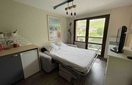 Studio refait à neuf avec balcon - Famille - Parking couvert - Foto 10