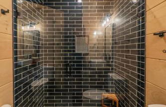 Luxury 12-Bedroom Cabin with Indoor Pool, Hot tub & Movie Theater, Sleeps 36 - Foto 27