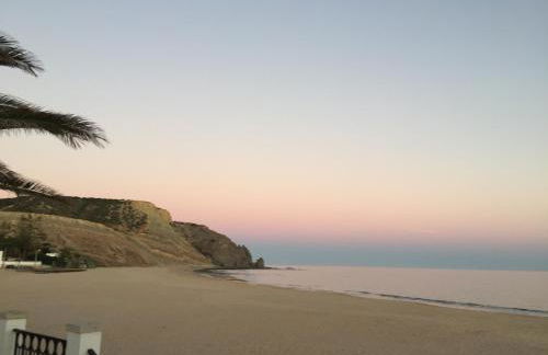 Beach front/waterside apartment - Foto 10