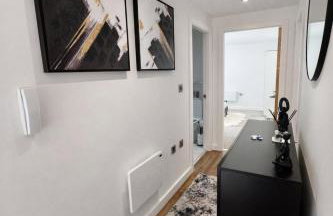 Stylish 2-Bed Apartment by Manchester City Cente - Photo 29