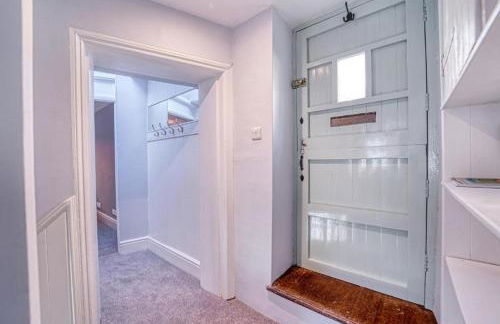 The Stylish Gem of Bath - Sleeps 10 - Photo 14