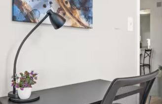 Stylish 2BR in Downtown, Pool Gym, near Airport - Foto 25