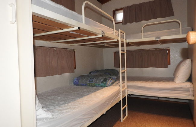 Victoria Lake Holiday Park - Photo 3