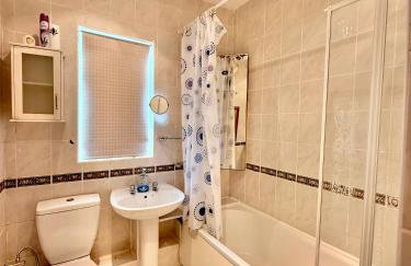 Full Home with Free Parking in Moss Bank, Crumpsall, Manchester - Foto 22