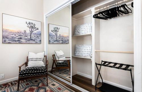 SoCal Retreat with Pool and Spacious Backyard - Foto 14