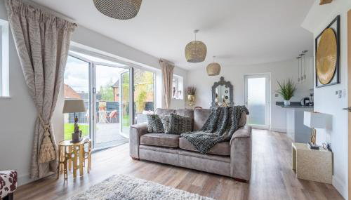 Luxurious 3 bedroom house now with FULL FIBRE INTERNET Shangri la in village of Alfrick with driveway parking for 3 cars in an area of outstanding natural beauty, superb walking,close to Worcester, Malvern showground, theatre, Malvern hills, dogs welcome - Foto 4
