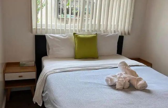 New 2BR Home w Parking Laundry in 580-80 - Foto 4