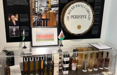 The Cwtch, Log Fire, Sleeps 6, Nr Zip World, Brecon and Bike Park Wales - Photo 46