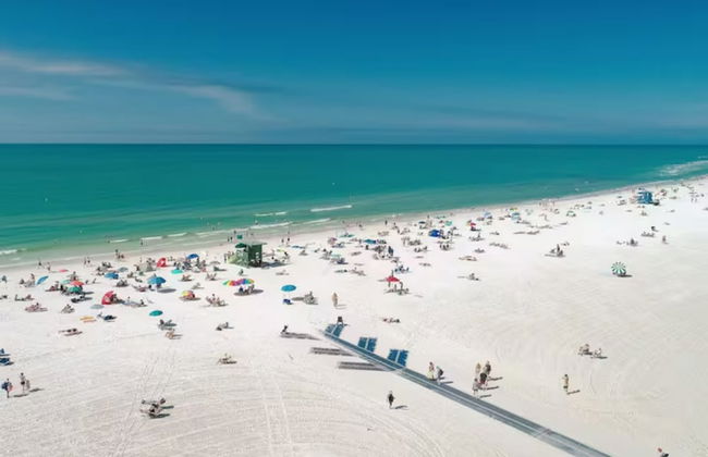 2 Bed 2 Bath Centrally Located - Foto 16