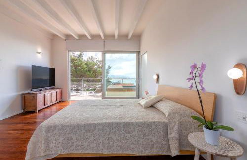 Luxury Seafront Villa with Rooftop Pool & Stunning Sea Views - Foto 74