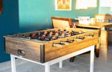 Chic Dog-Friendly 4BR | OWA + Beach + Fenced Yard - Foto 34