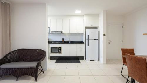 Apartamentos a 150 M DA PRAIA com SACADA, WI-FI, PISCINA, PORTARIA 24h, PLAYGROUND e vaga de GARAGEM - Foto 3