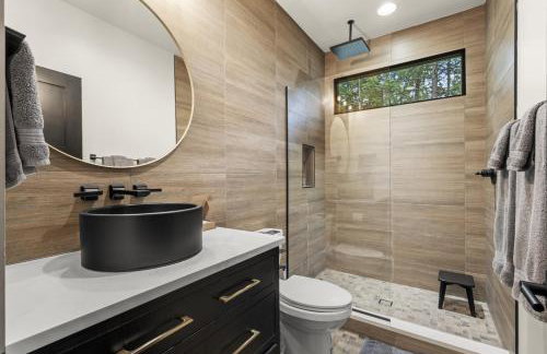 Luxury Hot-Tub WiFi - A Red River Barnhouse - Foto 18