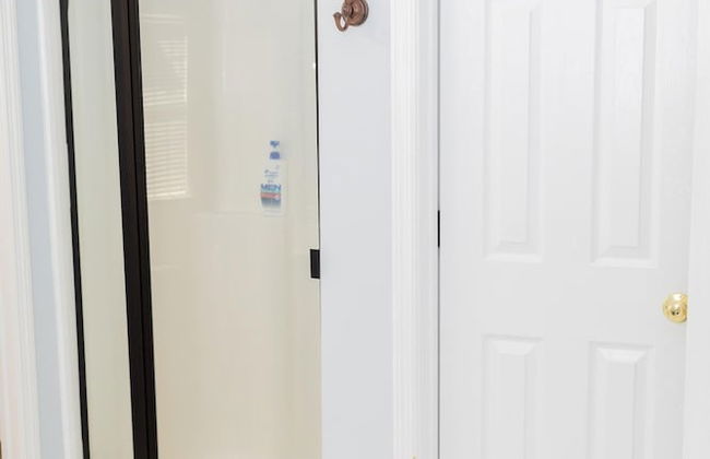 Stately Stradford Home Masters Rental - Foto 12