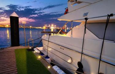Captain Cangrejo Yacht - Photo 18