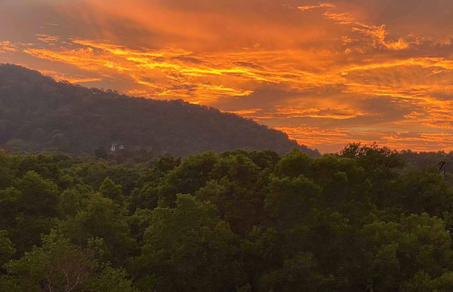 Romantic Bedroom With Mountain View Near Central - Photo 18