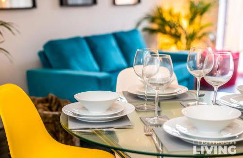 NEW Spacious Modern Townhouse Sleeps 12 Free Parking - Foto 15