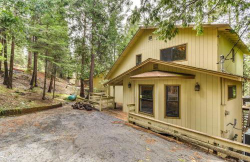 2 Mi to Mi-Wuk Village Cabin with Large Deck - Foto 25