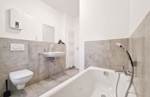 Tolstov Apartments - City Apartment with 3 Rooms - 15 Min Messe DUS & 10 Min Old Town DUS - Foto 7