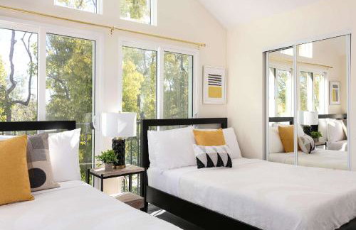 Unwind in Spacious 2BR Apt Sleeps 6 with Parking - Foto 18