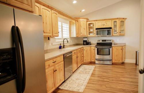 Huge immaculate home! Memories await! - Photo 12