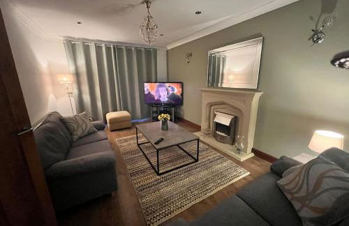 Spacious modern three Bedroom Bungalow ample parking - Foto 12